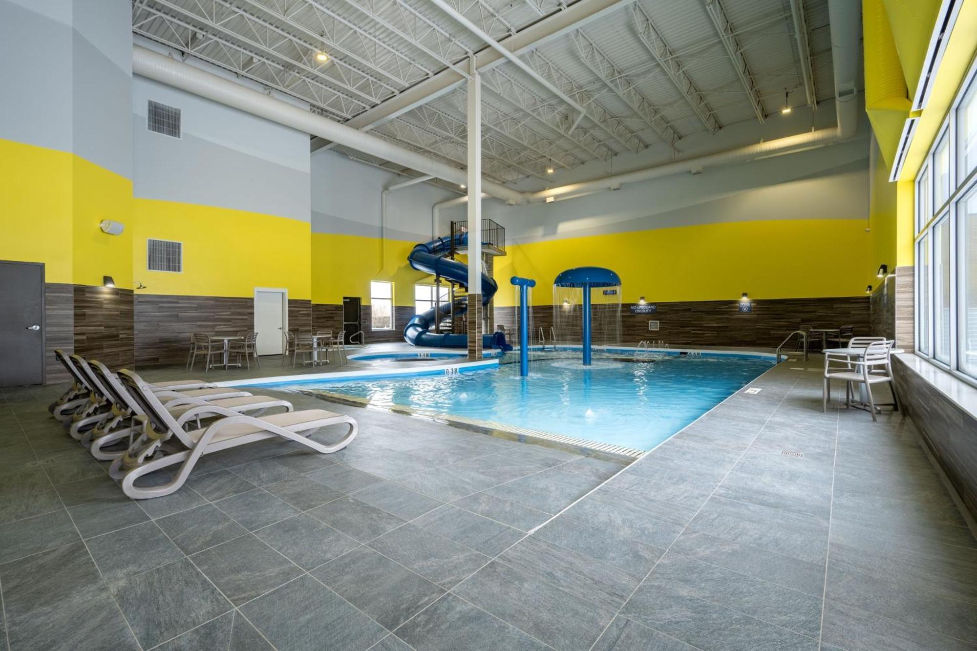 Fairfield Inn & Suites By Marriott Winnipeg Exterior photo