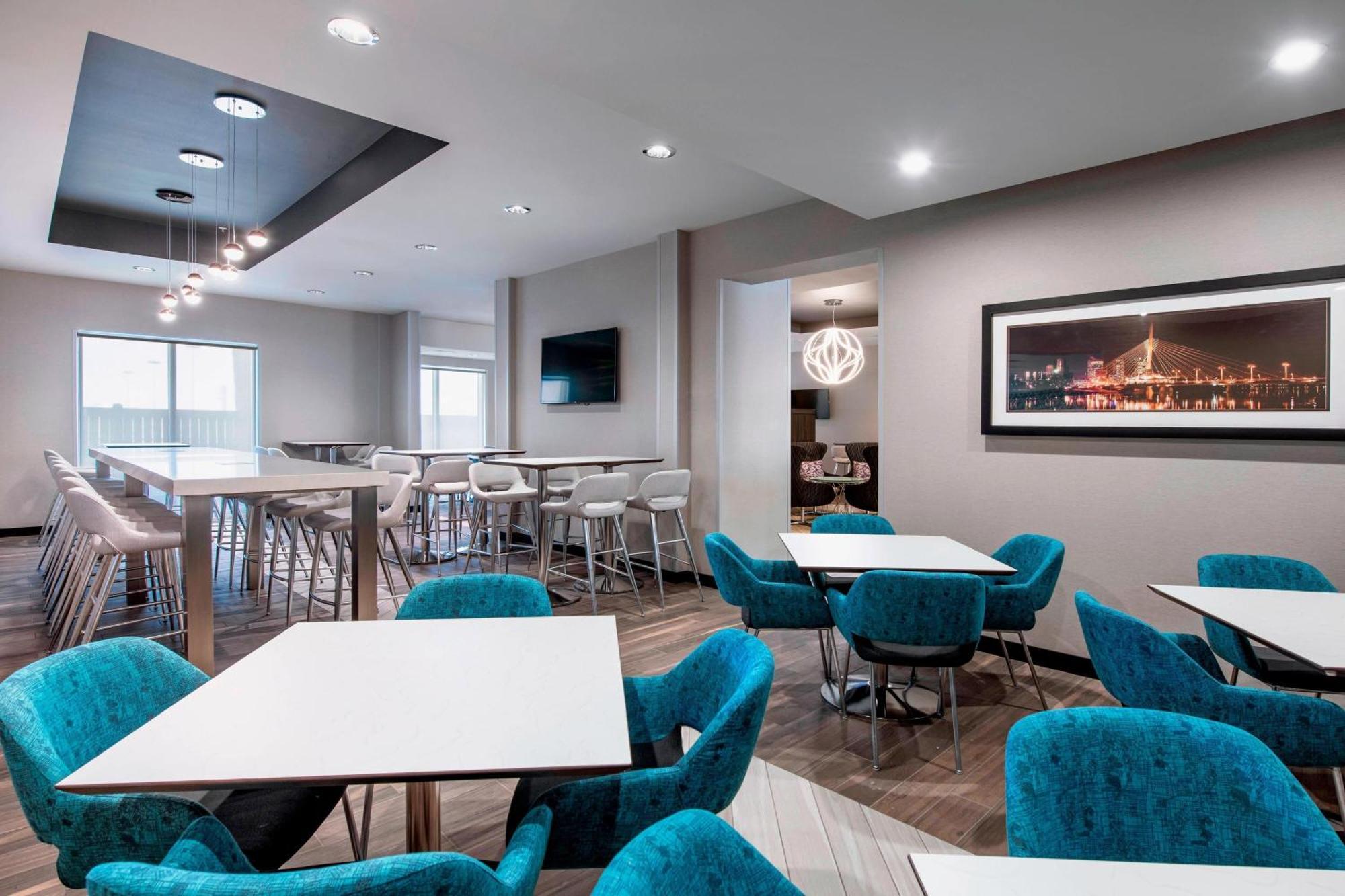 Fairfield Inn & Suites By Marriott Winnipeg Exterior photo
