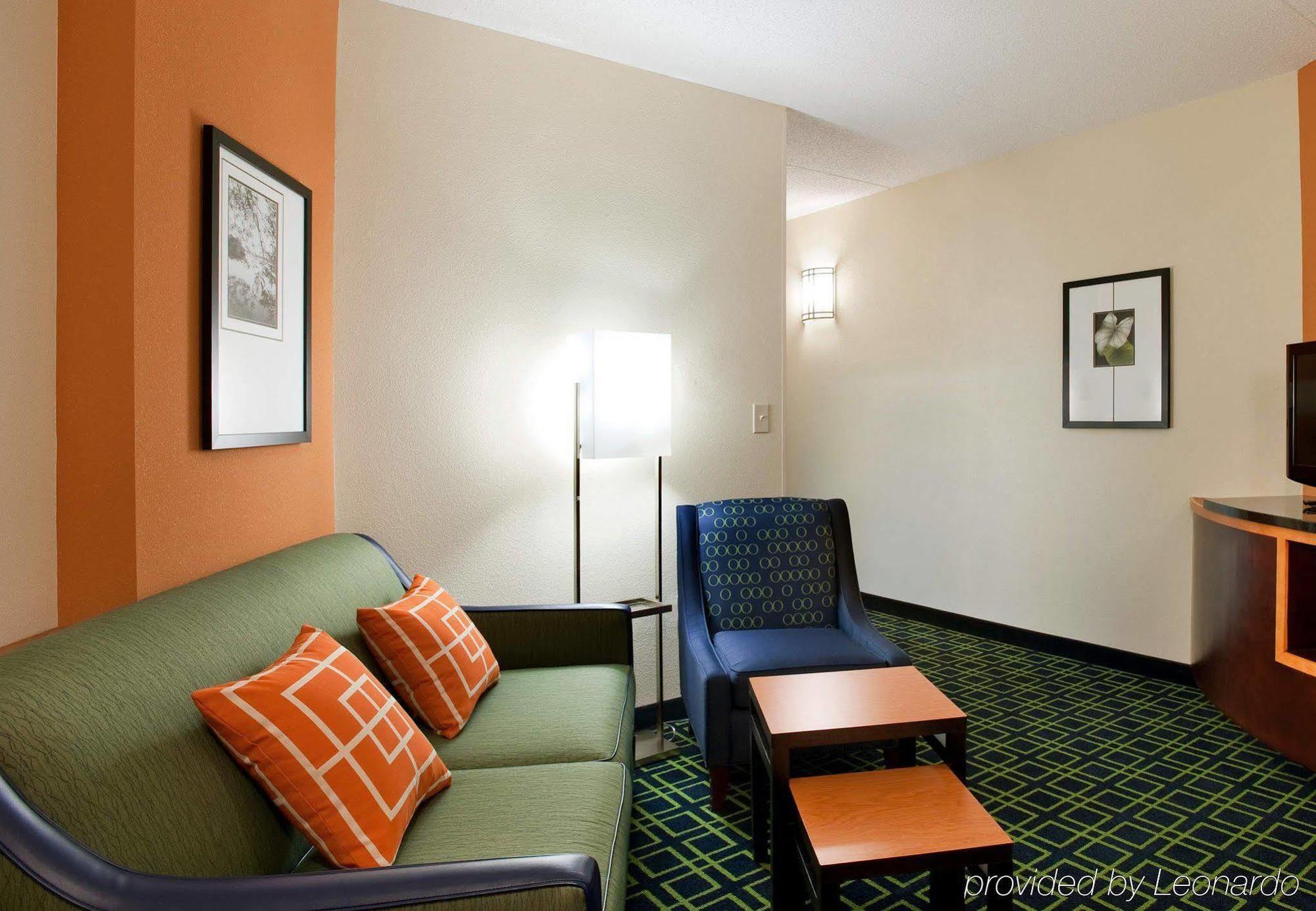 Fairfield Inn & Suites By Marriott Winnipeg Exterior photo
