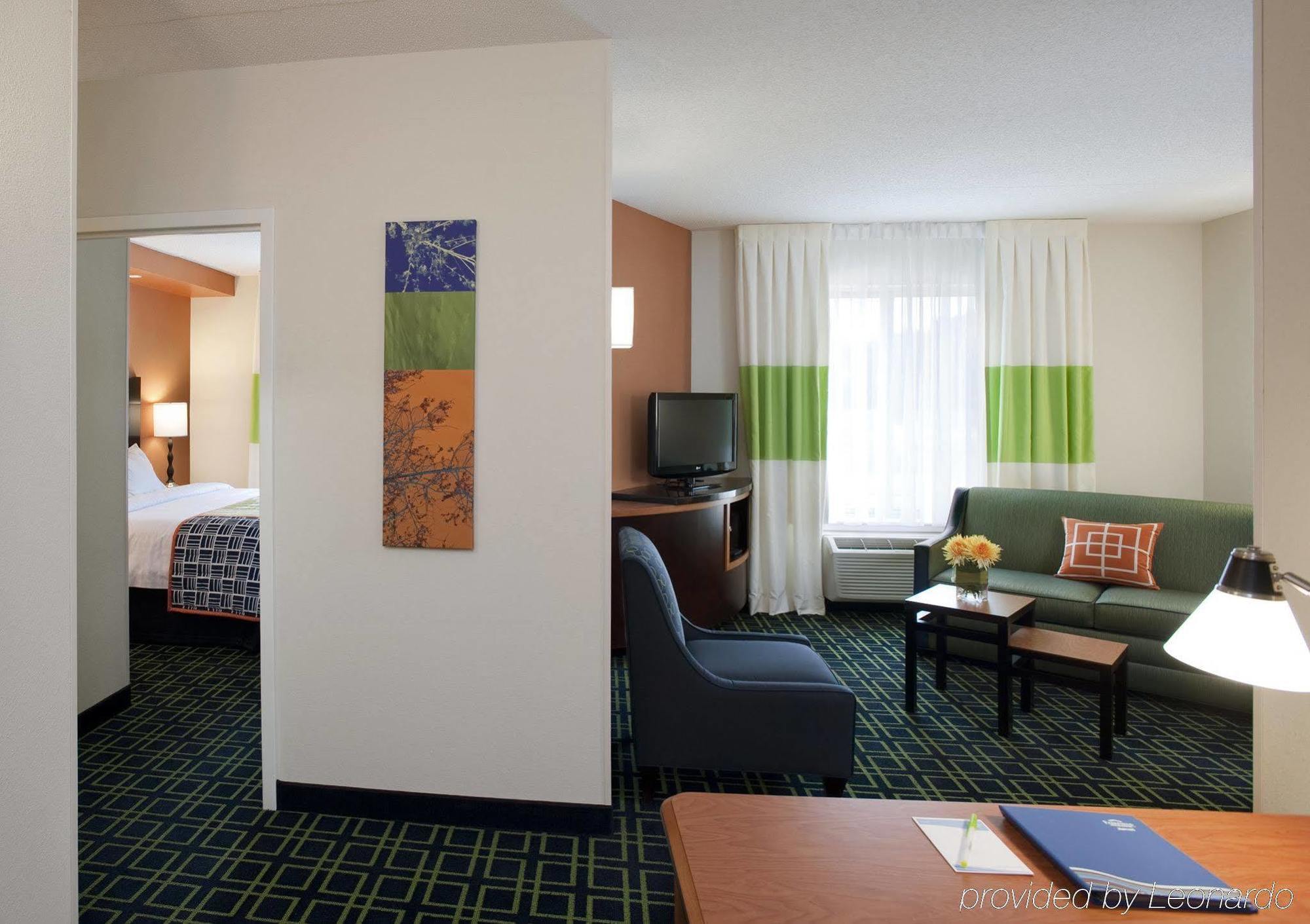 Fairfield Inn & Suites By Marriott Winnipeg Room photo