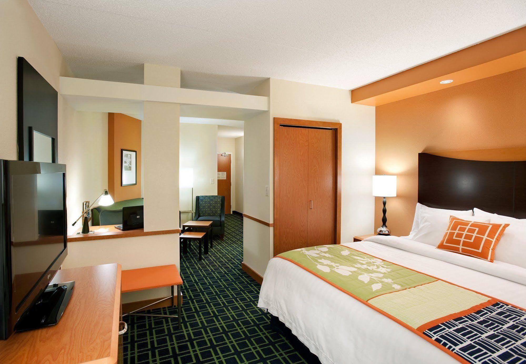 Fairfield Inn & Suites By Marriott Winnipeg Exterior photo